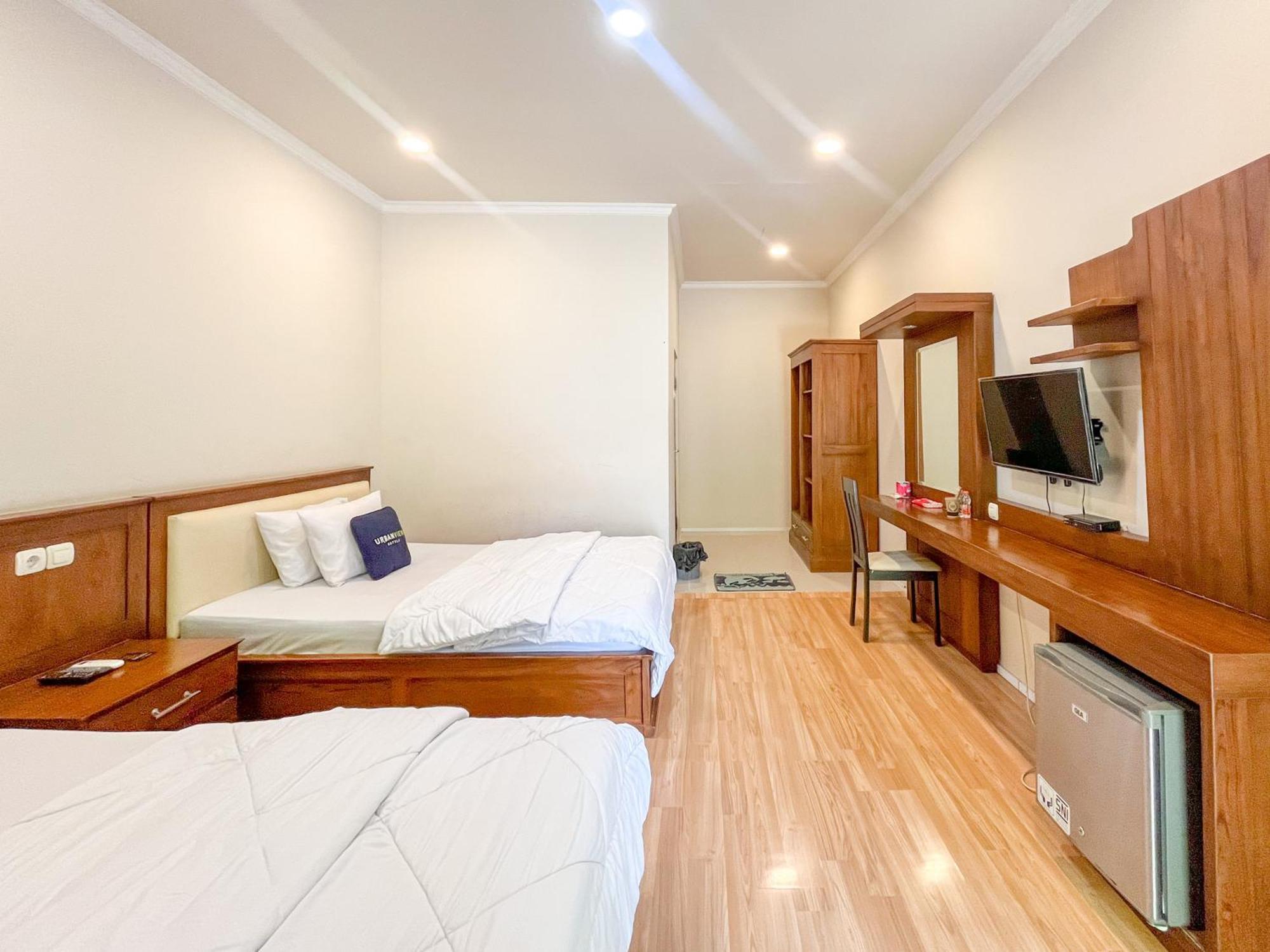 Urbanview Hotel Kumala Banyuwangi By Reddoorz Экстерьер фото